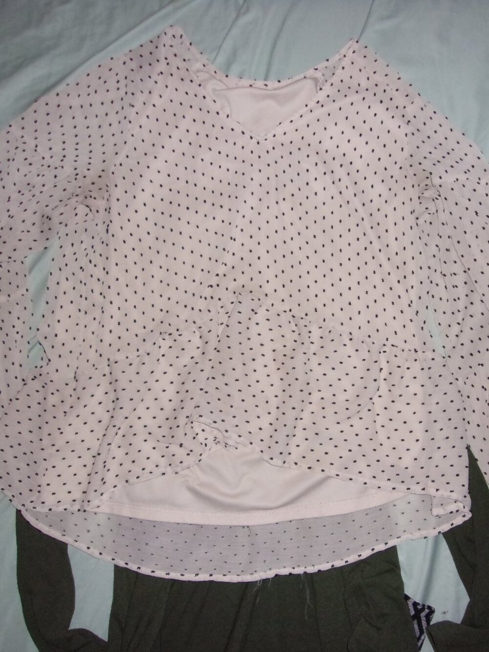 size medium womens shirt blouse long sleeved cream white   black dress casual